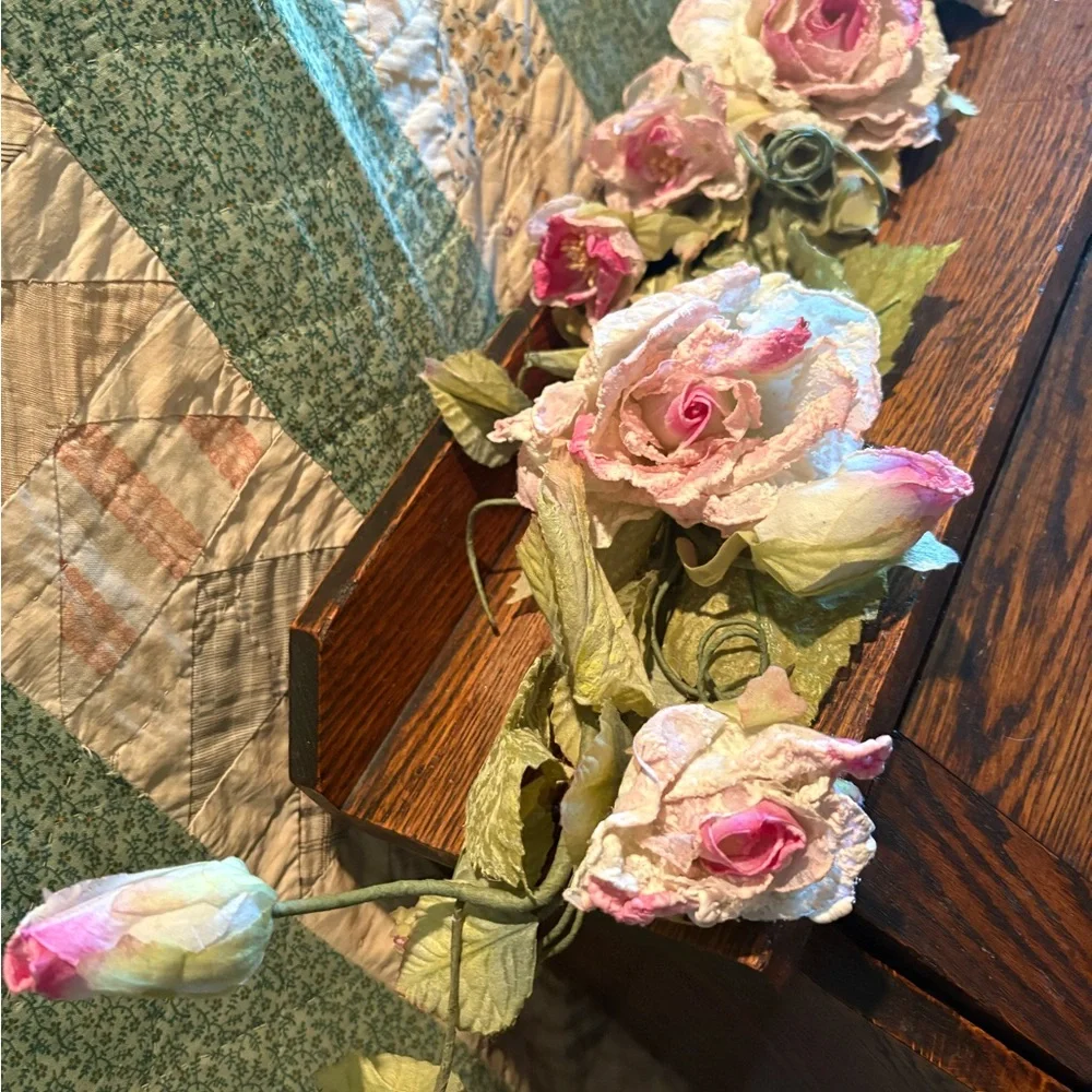 NWT Faux Garland DISTRESSED ROSES MAGNIFICENT 40” Flexible Lt Pink WEDDI…